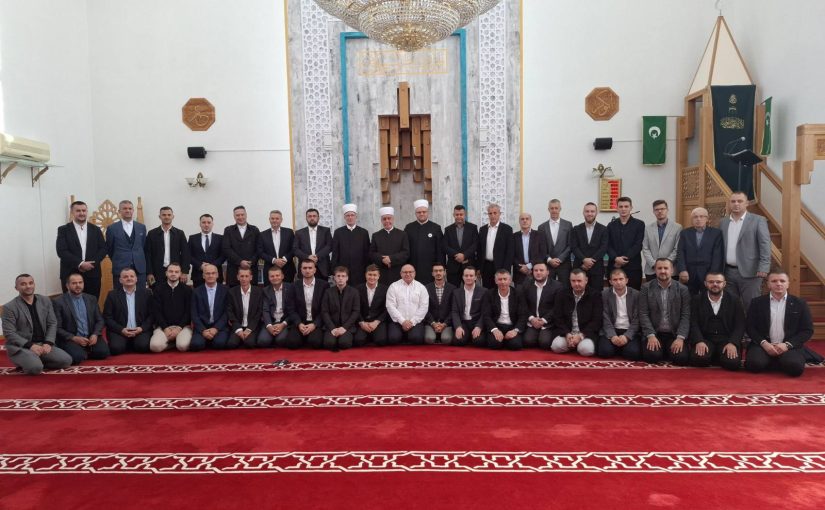 Reisu-l-ulema Kavazović s imamima MIZ Gračanica