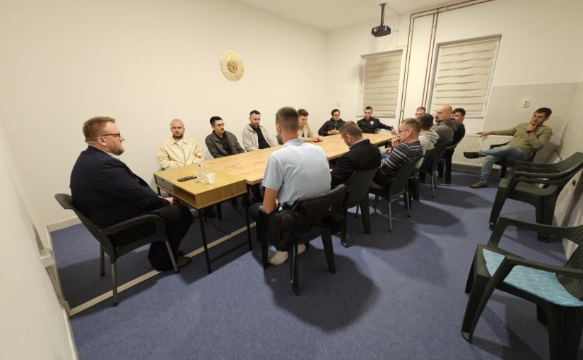 Glavni imam MIZ Gračanica Hamdija ef. Islamović posjetio Udruženje građana „Emanet“ u Doborovcima