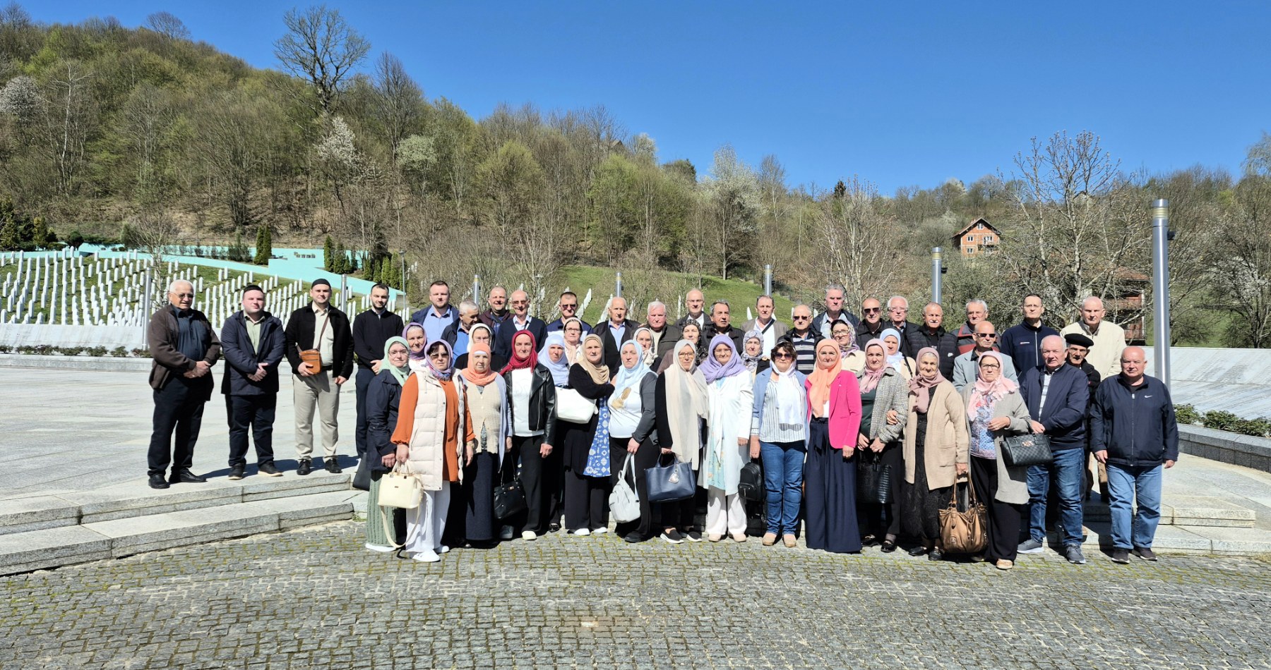 Posjeta džemata Trnovci, Džakule i Prijeko Brdo Memorijalnom centru Potočari i Srebrenici